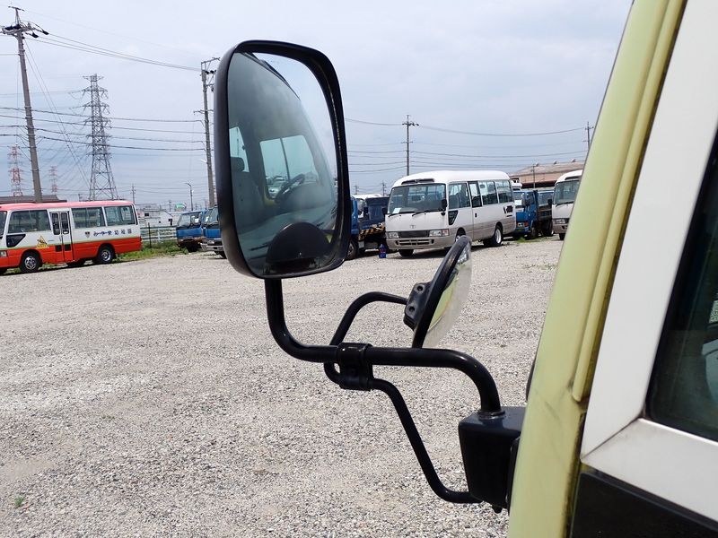 2002 Toyota Coaster KK-HZB40 (UW-6a98d87e5e5a4)[41]