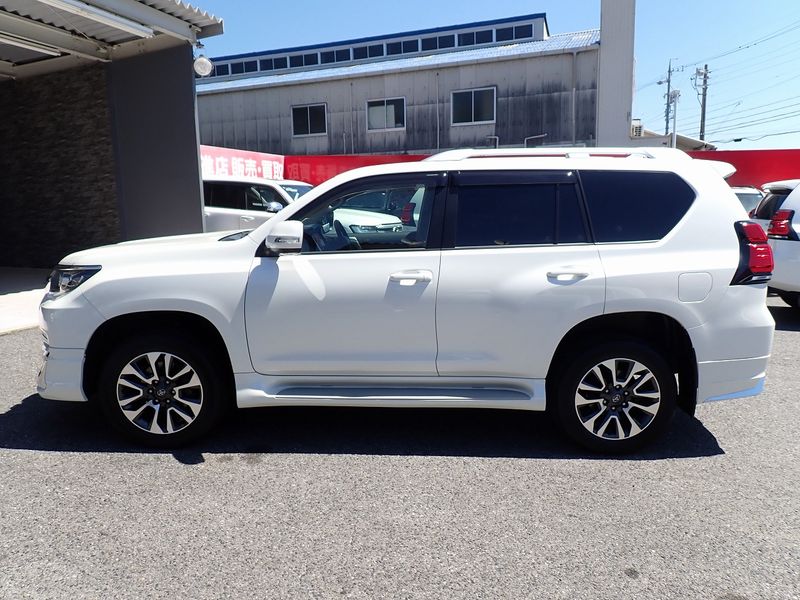 2022 Toyota Land Cruiser Prado 3BA-TRJ150W (UW-6a98d87ea55bf)[1]