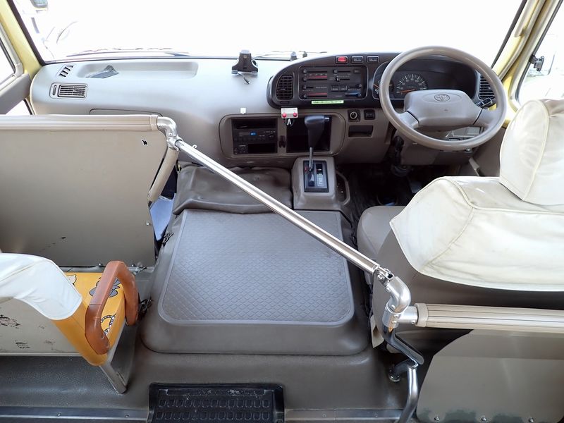 2000 Toyota Coaster KK-HZB40 (UW-6a98d88070177)[16]