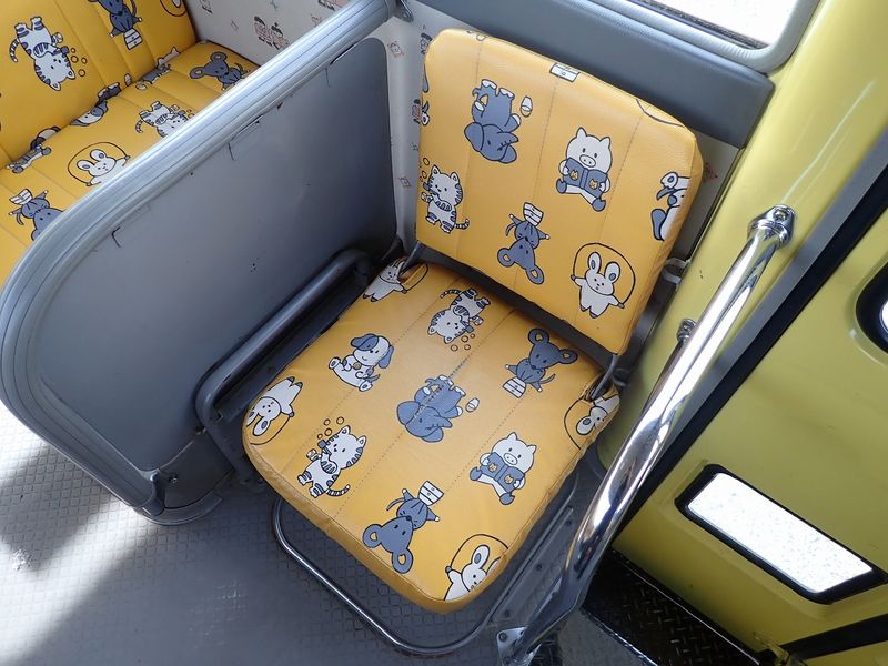 2001 Toyota Coaster KK-HZB40 (UW-6a98d88819a4e)[22]