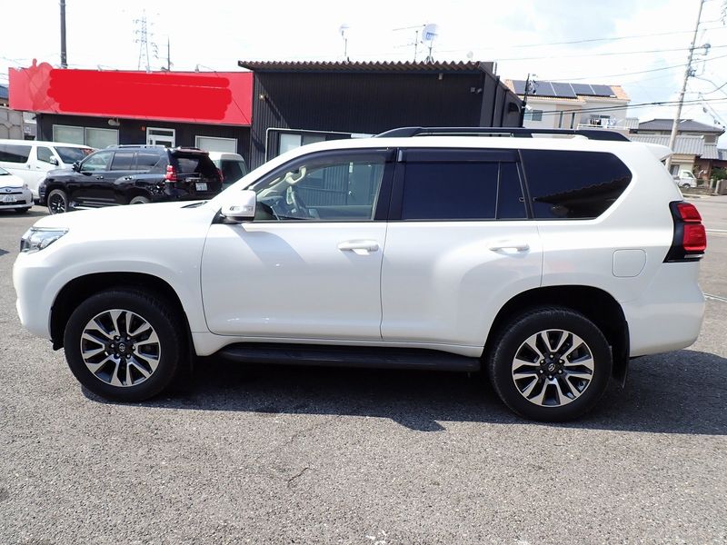 2022 Toyota Land Cruiser Prado 3BA-TRJ150W (UW-6a98d88be7ea5)[1]