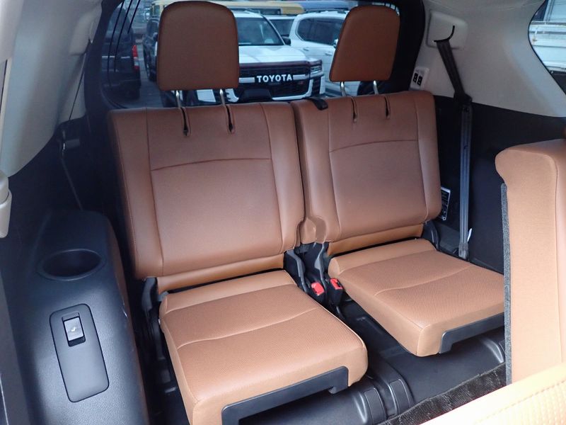 2022 Toyota Land Cruiser Prado 3BA-TRJ150W (UW-6a98d88cd68a3)[23]