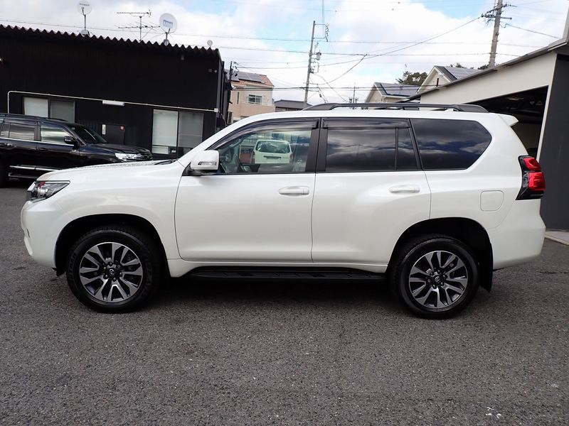 2023 Toyota Land Cruiser Prado 3BA-TRJ150W (UW-6a98d88d8548c)[1]