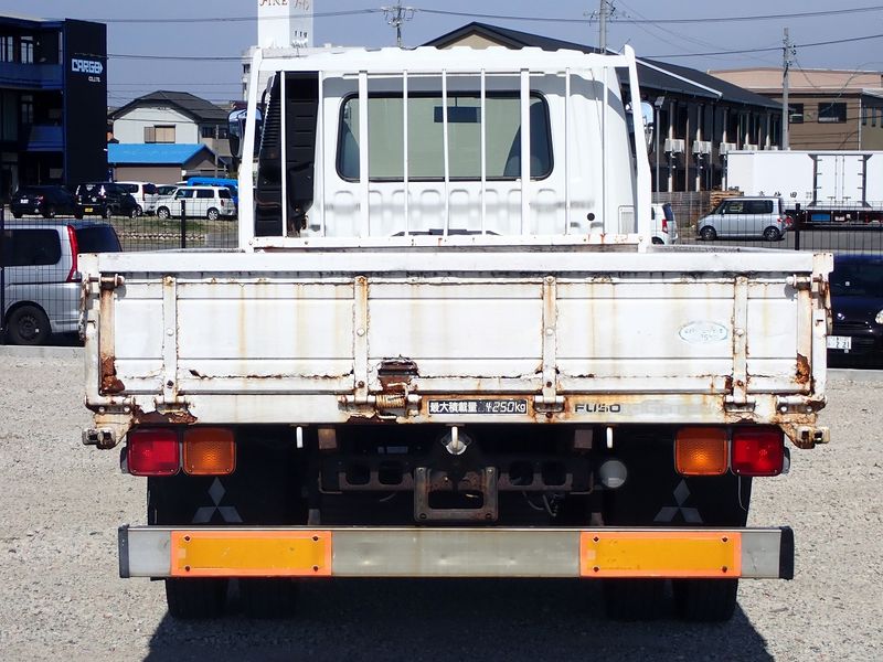 2005 Mitsubishi Fighter PA-FK71RG (UW-6a98d88e52822)[6]