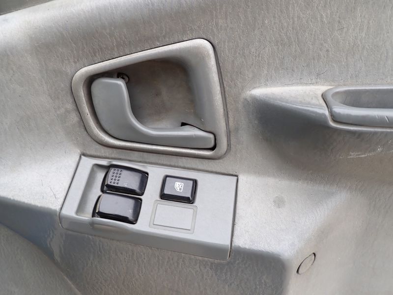2002 Mitsubishi Canter KK-FE51CBD (UW-6a98d891766ee)[26]