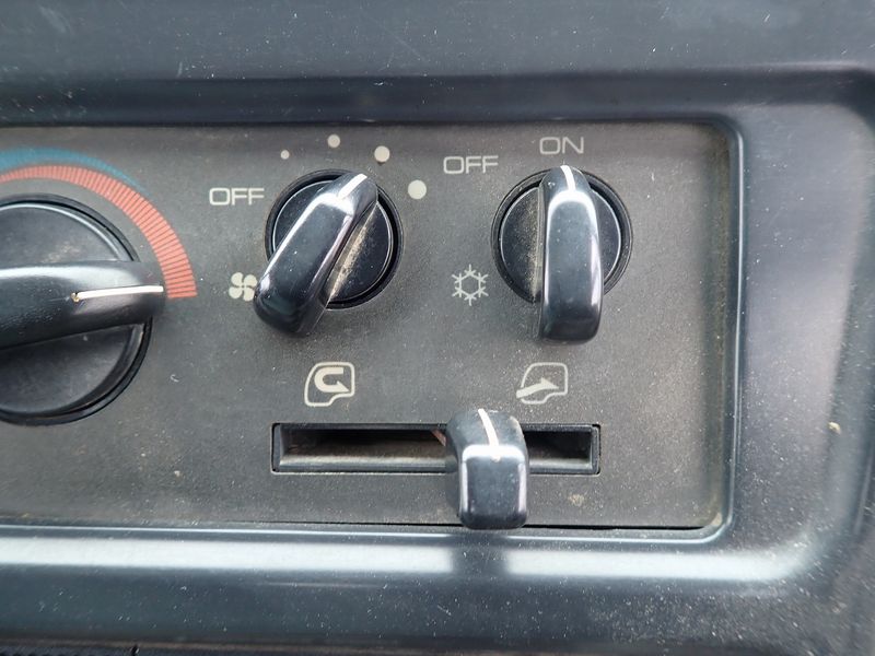 2002 Mitsubishi Canter KK-FE51CBD (UW-6a98d891766ee)[35]