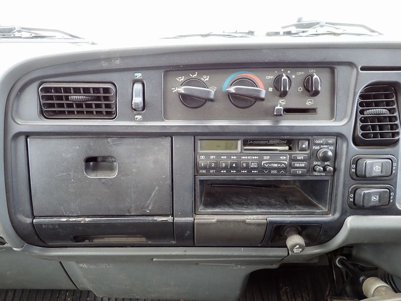 1997 Mitsubishi Canter KC-FE517BC (UW-6a98d8955bb30)[30]