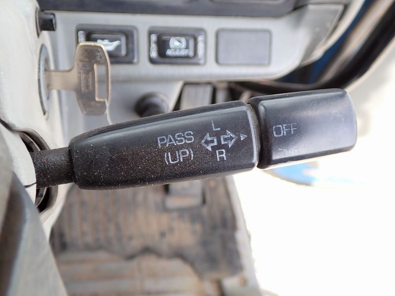 1997 Mitsubishi Canter KC-FE517BC (UW-6a98d8955bb30)[26]