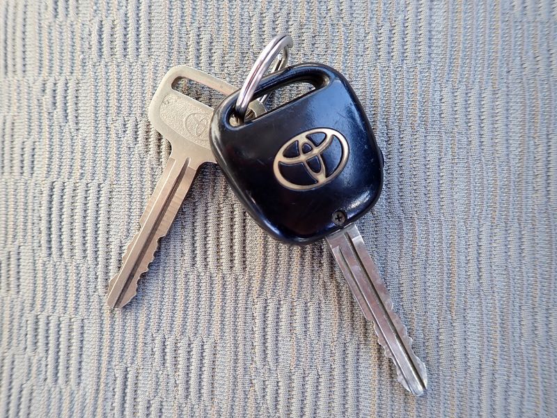 2003 Toyota Corolla Spacio TA-NZE121N (UW-6a98d89651eb7)[42]