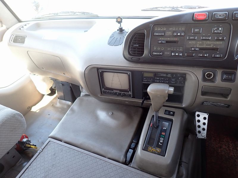 1993 Toyota Coaster U-HDB51 (UW-6a98d89dbe7f5)[28]
