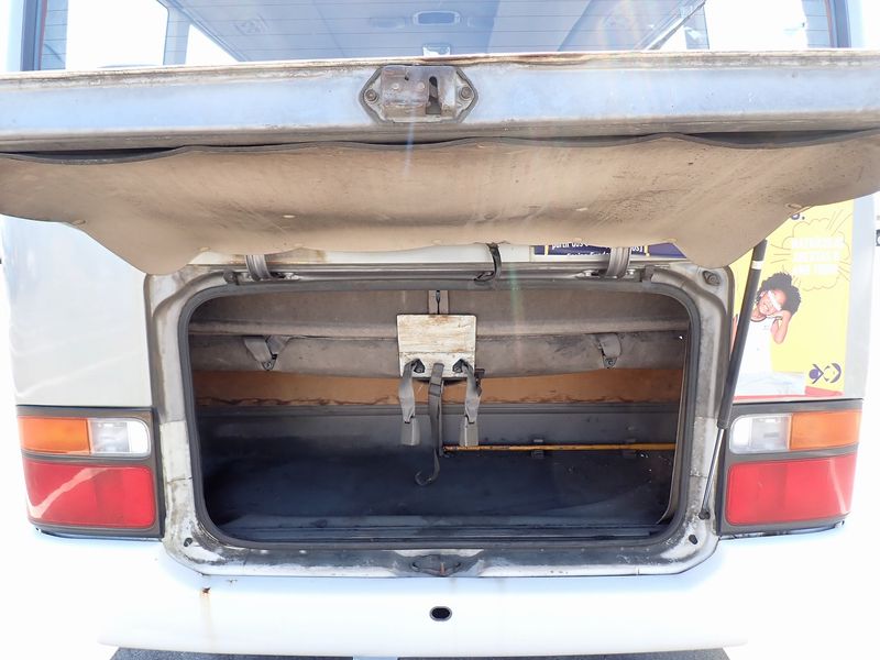 1993 Toyota Coaster U-HDB51 (UW-6a98d89dbe7f5)[22]