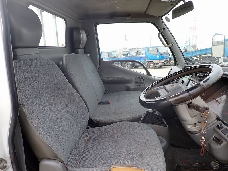 1996 Mitsubishi Canter KC-FE507B (UW-6a98d8a670f84)[18]