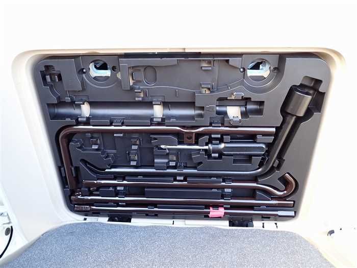 2021 Toyota Land Cruiser Prado 3BA-TRJ150W (UW-6a98d8a729207)[17]