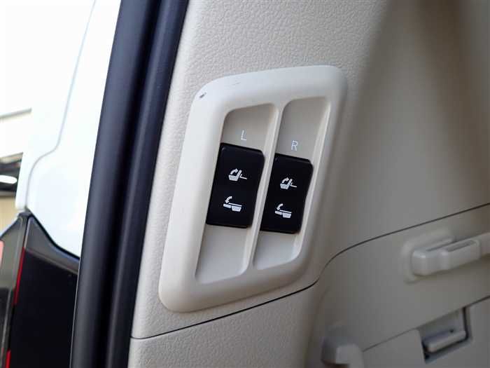 2021 Toyota Land Cruiser Prado 3BA-TRJ150W (UW-6a98d8a729207)[26]