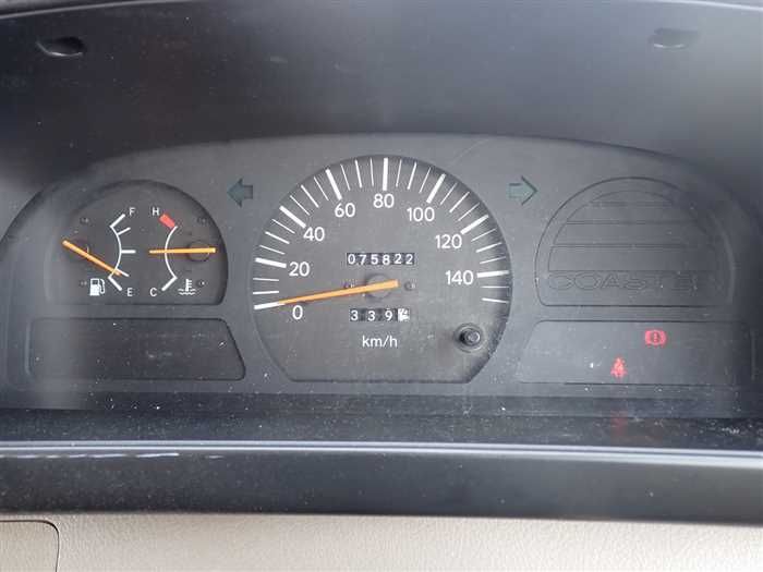 1995 Toyota Coaster U-HZB40 (UW-6a98d8a78b574)[22]