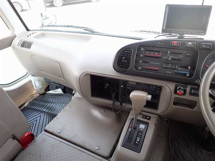 1995 Toyota Coaster U-HZB40 (UW-6a98d8a78b574)[23]