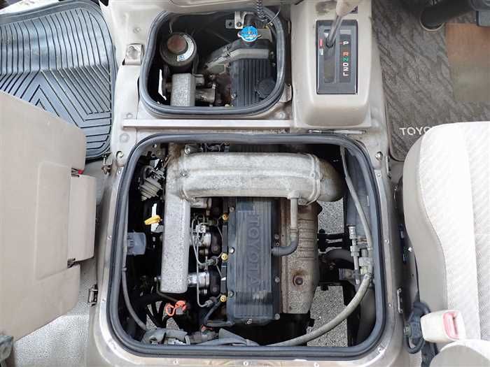 1995 Toyota Coaster U-HZB40 (UW-6a98d8a78b574)[29]