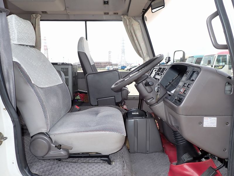 1996 Mitsubishi Rosa KC-BE459F (UW-6a98d8af9357f)[8]