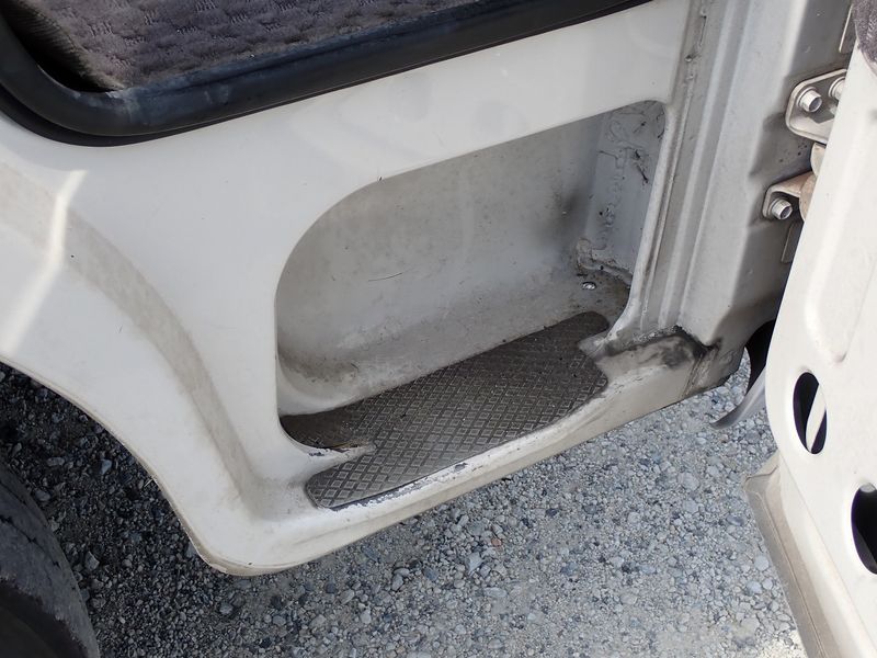 1996 Mitsubishi Rosa KC-BE459F (UW-6a98d8af9357f)[22]