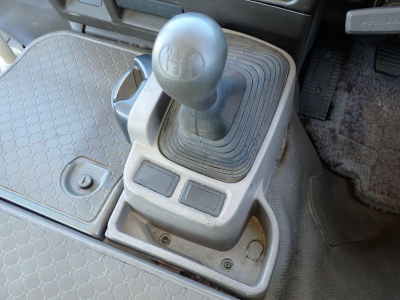 2006 Mitsubishi Rosa PA-BE63DE (UW-6a98d8b33d85f)[15]