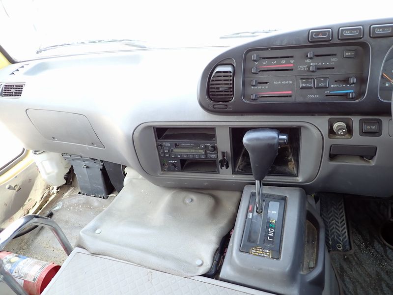 2003 Toyota Coaster KK-HZB40 (UW-6a98d8b58f33a)[14]