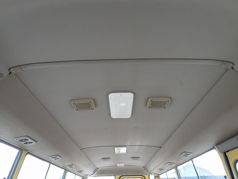 2003 Toyota Coaster KK-HZB40 (UW-6a98d8b58f33a)[35]