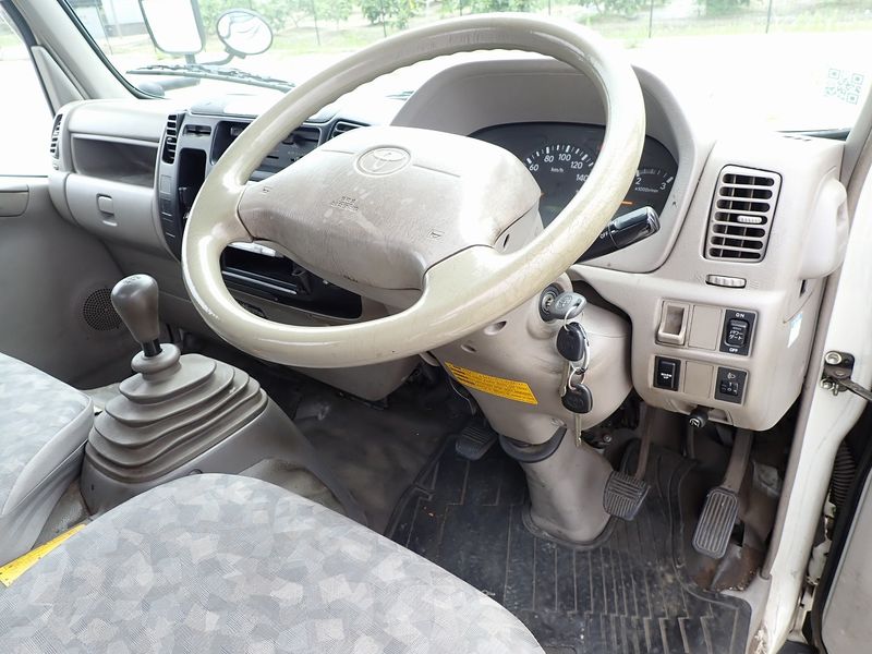 2009 Toyota Dyna Truck BDG-XZU308 (UW-6a98d8bb59c36)[12]