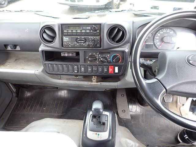2017 Hino DUTRO TSG-XKU600X (UW-6a98d8bd90fe8)[27]