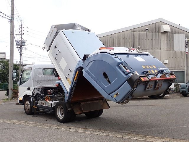 2017 Hino DUTRO TSG-XKU600X (UW-6a98d8bd90fe8)[2]