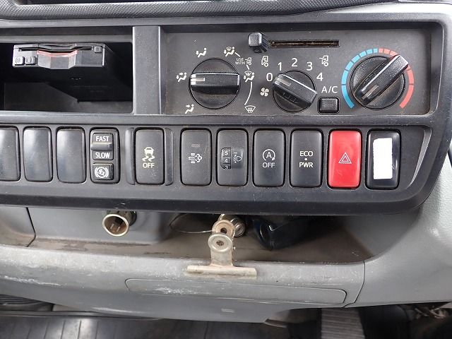 2017 Hino DUTRO TSG-XKU600X (UW-6a98d8bd90fe8)[28]