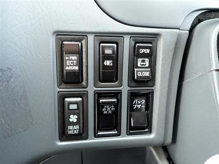 2004 Toyota Granvia TC-VCH38S (UW-6a98d22ef1900)[20]