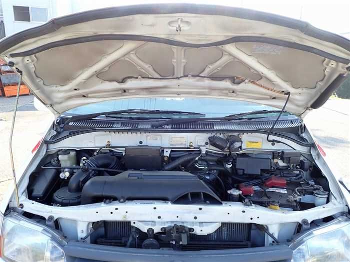 2004 Toyota Granvia TC-VCH38S (UW-6a98d22ef1900)[29]