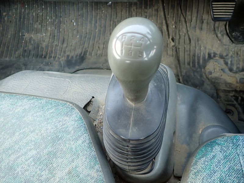 2001 Mitsubishi Canter KK-FE51CBD (UW-6a98d8c27322b)[31]