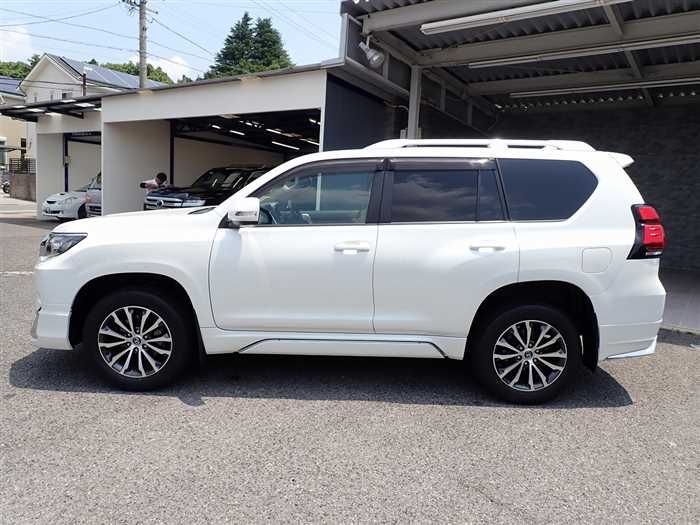2021 Toyota Land Cruiser Prado 3BA-TRJ150W (UW-6a98d8c287d14)[1]