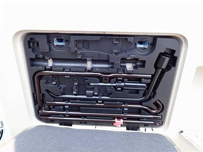 2021 Toyota Land Cruiser Prado 3BA-TRJ150W (UW-6a98d8c287d14)[16]
