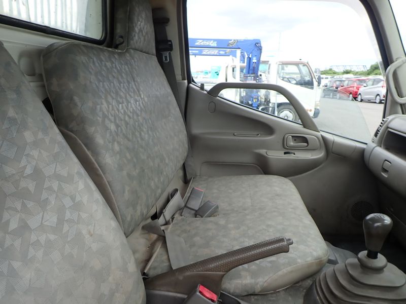 2008 Hino DUTRO BDG-XZU314T (UW-6a98d8c3b424c)[32]