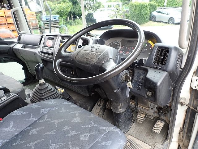 2013 Hino RANGER TKG-FC9JCAP (UW-6a98d8c3ba9d3)[26]