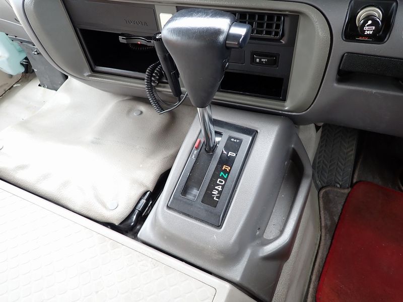 2012 Toyota Coaster SDG-XZB40 (UW-6a98d8c5d7588)[36]