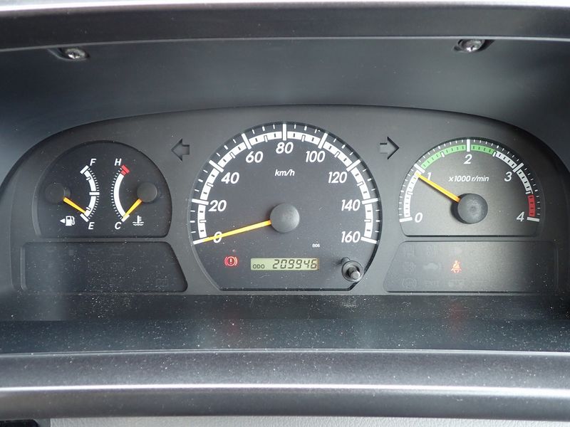 2012 Toyota Coaster SDG-XZB40 (UW-6a98d8c5d7588)[31]