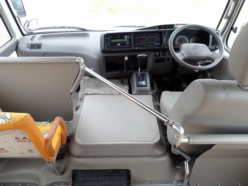 2012 Toyota Coaster SDG-XZB40 (UW-6a98d8c5d7588)[28]