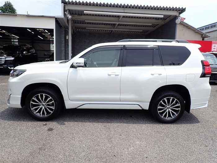 2022 Toyota Land Cruiser Prado 3BA-TRJ150W (UW-6a98d8cb05d44)[1]