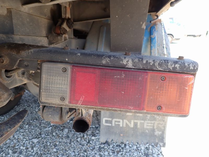 1994 Mitsubishi Canter U-FE517BD (UW-6a98d8cdb6346)[48]