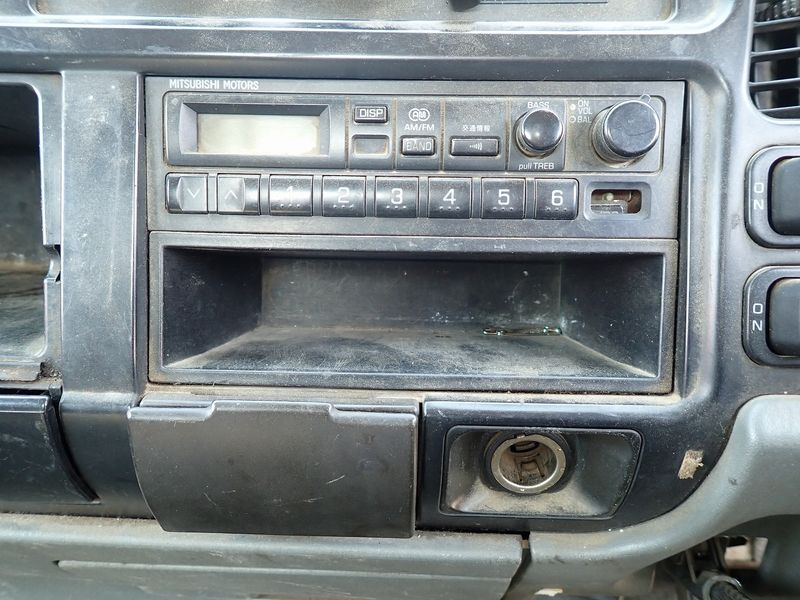 1997 Mitsubishi Canter KC-FE507B (UW-6a98d8d3294a7)[30]