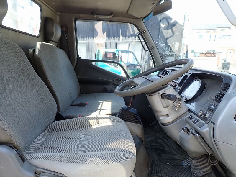 1997 Mitsubishi Canter KC-FE507B (UW-6a98d8d3294a7)[18]