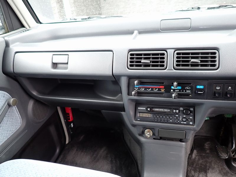 1998 Honda Acty Van V-HH3 (UW-6a98d8def3d98)[28]