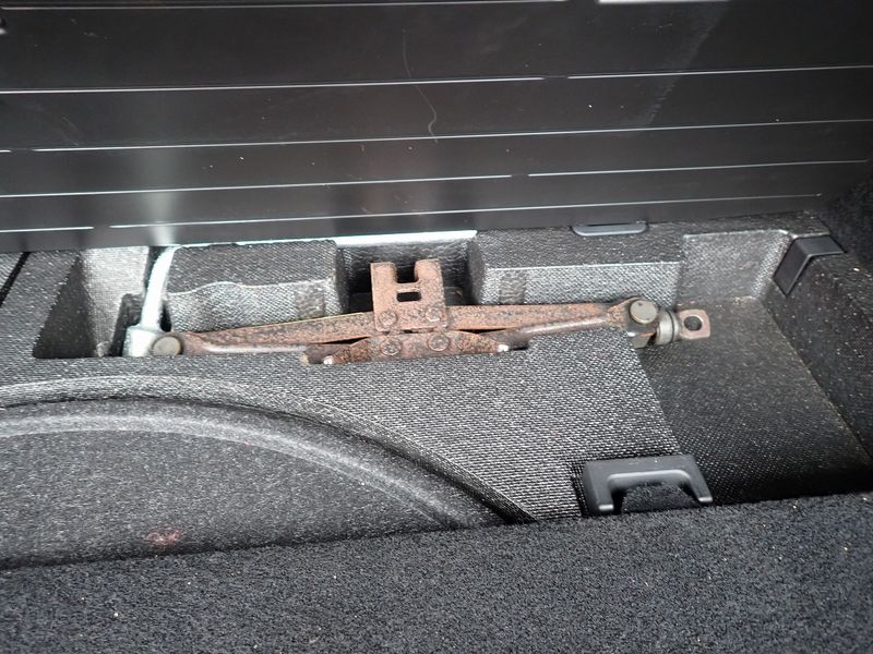 2004 Toyota Caldina ABA-ST246W (UW-6a98d8e507562)[25]