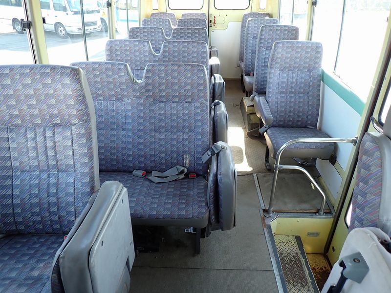 2005 Nissan Civilian Bus UD-DVW41 (UW-6a98d8e55909e)[25]