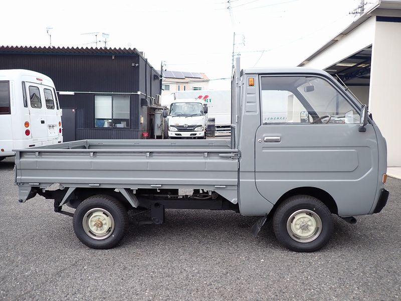 1984 Mitsubishi Mitsubishi Others M-L015P (UW-6a98d8e6e6b2b)[5]