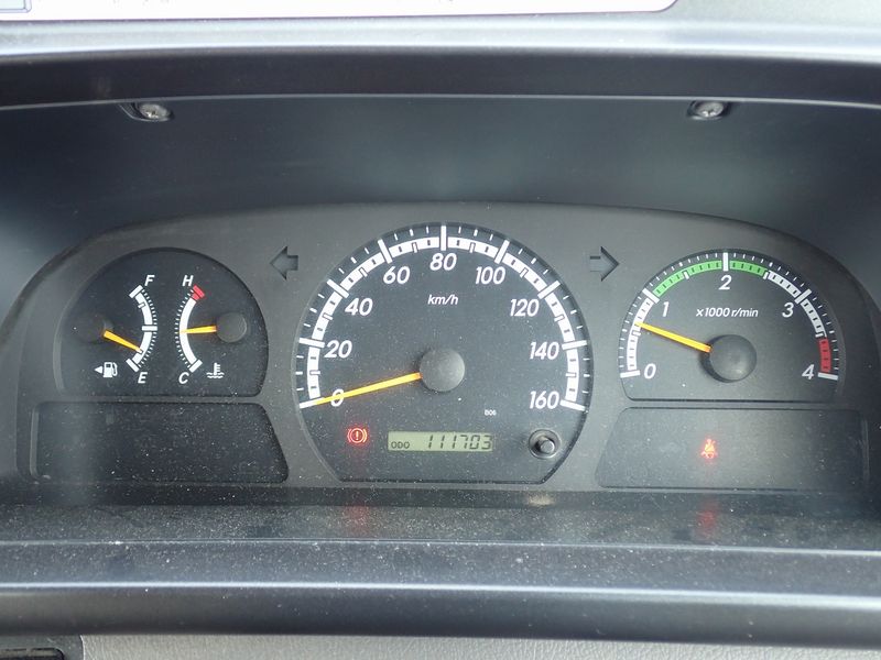 2013 Hino Liesse II SDG-XZB50M (UW-6a98d8e793123)[28]
