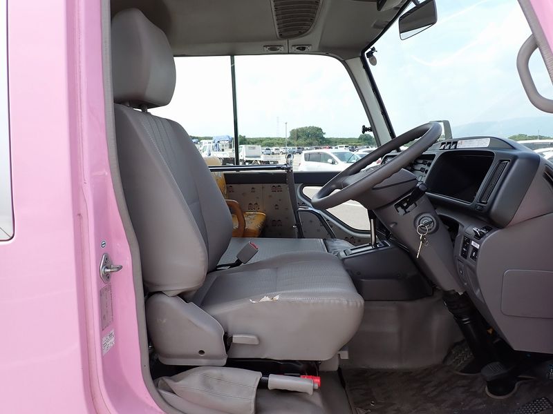 2013 Hino Liesse II SDG-XZB50M (UW-6a98d8e793123)[18]